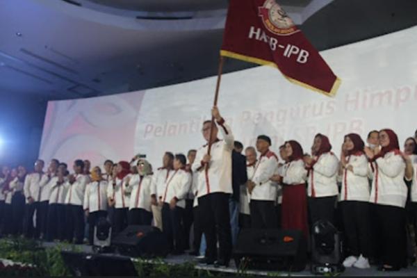 Luar biasa alumni SB-IPB, kita berharap alumni SB IPB dapat semakin memajukan perekonomian dan menumbuhkan investasi sehingga kita dapat mencapai visi Indonesia Maju 2045.