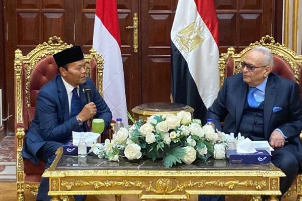 Jumpa Pimpinan Senat Mesir dan Rektor Al-Azhar Kairo, HNW: Siap Perkuat Hubungan Indonesia dengan Mesir
