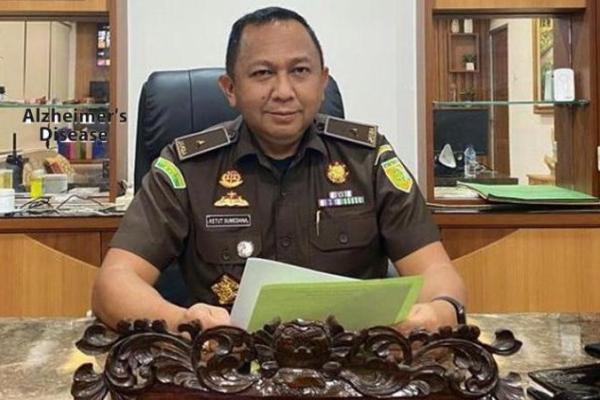 Sebelumnya, Kejagung sudah lebih dulu menetapkan Anggota Komisi I DPR RI Ismail Thomas sebagai tersangka.