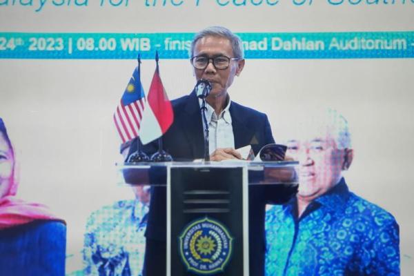 Prof Sudarnoto Luncurkan Buku Perjalanan Politik Malaysia