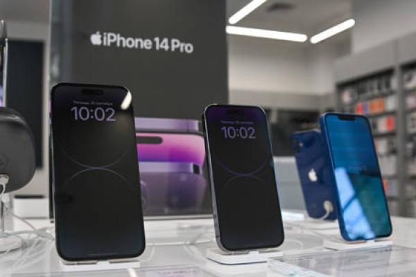 Harga beberapa smartphone, tergantung pada modifikasinya, telah turun hingga 10 persen.