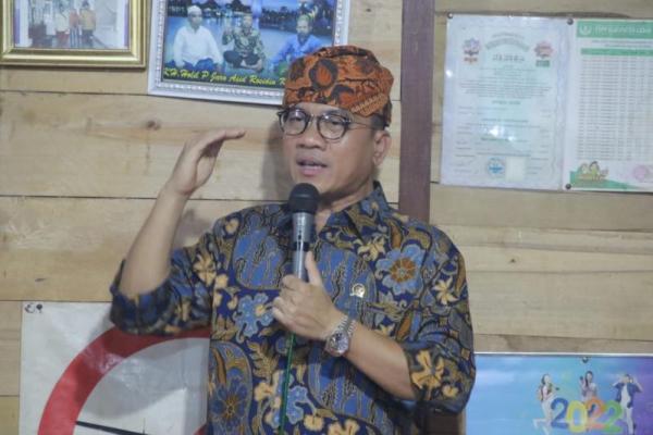 Bertemu Masyarakat Citorek Lebak, Yandri Susanto Minta Warga Jaga Kekompakan