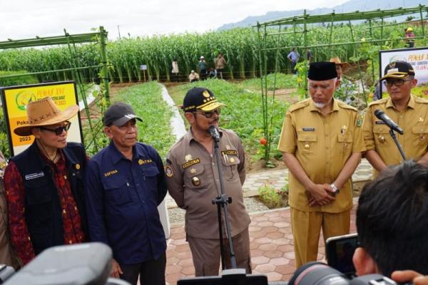 Menteri Pertanian tinjau persiapan pelaksanaan Penas di Padang