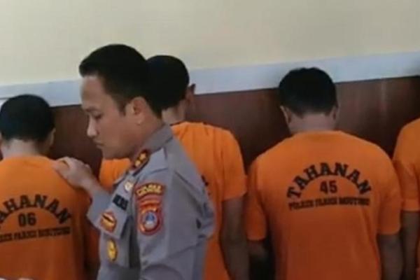 Oknum perwira Brimob jadi tersangka kasus persetubuhan gadis berusia 15 tahun di Parigi Moutong (Parimo), Sulawesi Tengah.