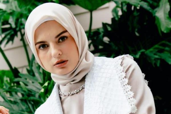 Brand fashion muslim MYD kembali melakukan inovasi di karya terbarunya. Yuk diintip. 