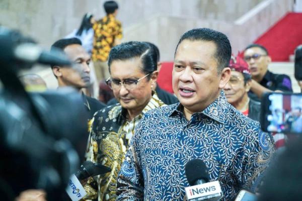 Terima Lawatan Obor Paskah Nasional XIX, Ketua MPR Mengimbau Umat Kristiani Jaga Persatuan