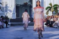 Sinergi, Gambarkan Kekuatan Hubungan Ibu dan Anak dalam Busana