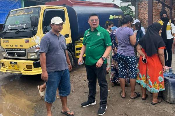 Fuidy Luckman Bantu Air Bersih Warga Kampung Sawah Jakarta Utara