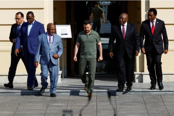 Pada Sabtu (17/6), para pemimpin Afrika akan melakukan perjalanan untuk bertemu Putin di kota Rusia St Petersburg.