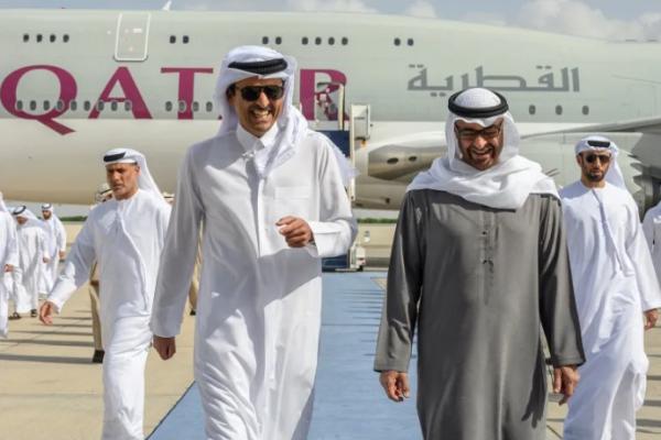 Kedua negara mengatakan, kedutaan Qatar di Abu Dhabi dan konsulat Qatar di Dubai serta kedutaan Emirat di Doha telah kembali beroperasi.