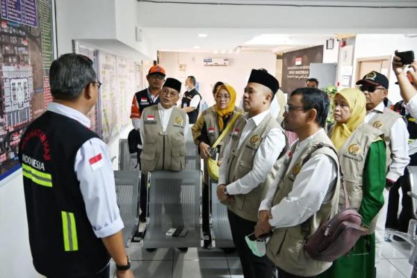 Anggota Timwas Haji DPR Darul Siska mengatakan, Kliknik Kesehatan Haji Indonesia (KKHI) di Madinah sangat memperihatinkan.