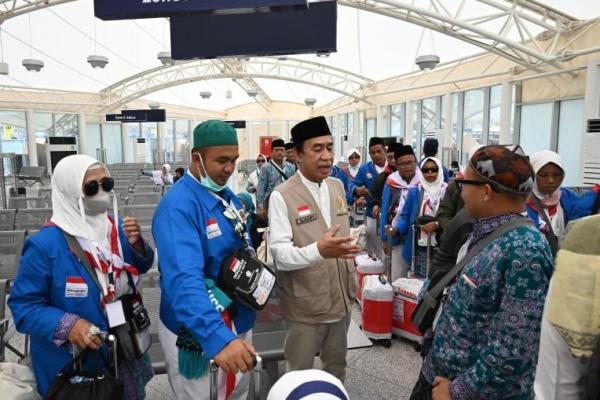 Ketua Komisi VIII DPR Ashabul Kahfi mengusulkan, agar kedepan Jemaah Haji Indonesia khusus gelombang kedua sebaiknya mendarat langsung di Jeddah, bukan Kota Madinah.