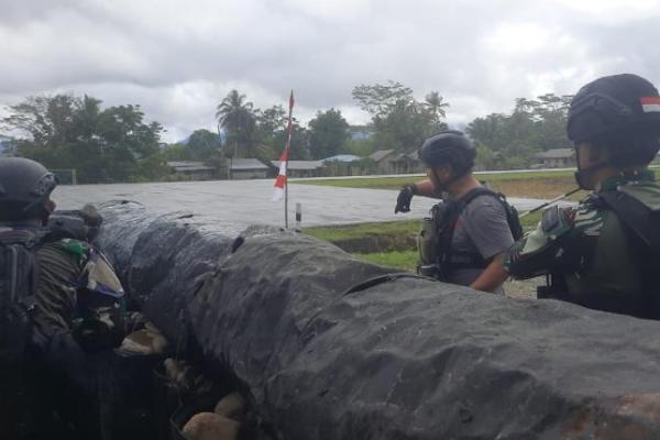 KKB kembali meneror dengan tembakan ke personel Satgas Kopasgat Pos Kenyam di Bandara Kenyam, Papua