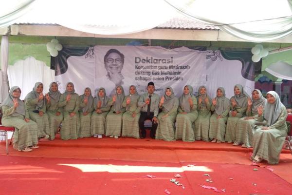 Teriakan Gus Muhaimin Presiden 2024 menggema di Haflah Akhirussanah di Desa Waru Kecamatan Parung Kabupaten Bogor.