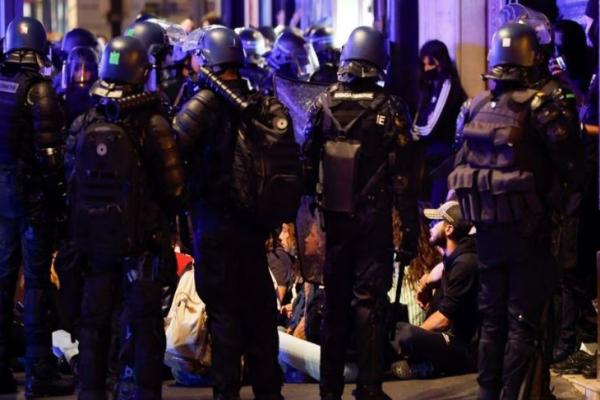 Kementerian Dalam Negeri Prancis mengumumkan 1.311 penangkapan di seluruh Prancis pada Sabtu pagi.