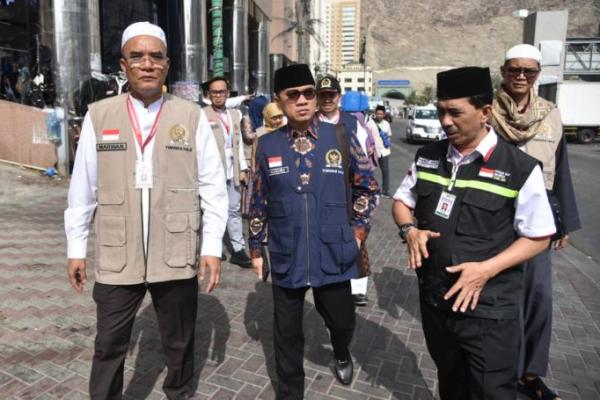 Anggota Timwas Haji DPR, Yandri Susanto, meminta Pemerintah memasukkan poin-poin hukuman (denda) dalam kontrak kerja dengan penyedia layanan haji (Masyariq) untuk pelayanan haji ke depannya.