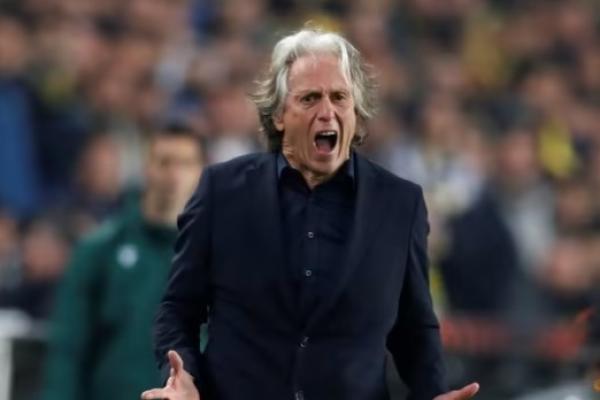 Al-Hilal meminang kembali Jorge Yesus dari Portugal sebagai pelatih mereka dengan kontrak satu tahun.