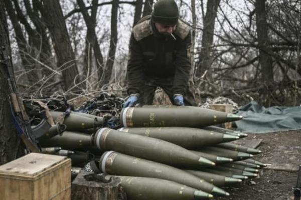 Amerika Serikat (AS) berencana mengirim munisi tandan ke Ukraina untuk membantunya memerangi penjajah Rusia.