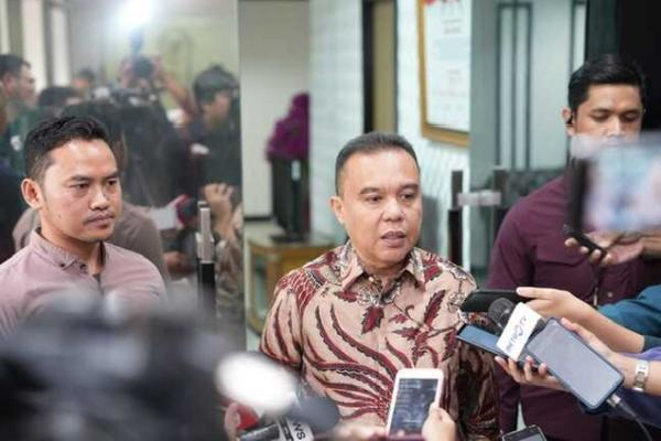 Ya kalau 02 atau Pak Prabowo-Gibran itu kemudian selalu mengatakan terbuka untuk bersama-sama atau bekerja sama dalam kabinet ke depan.