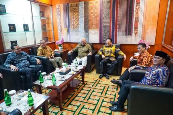 Rapat Konsultasi Pimpinan MPR RI dengan Pimpinan DPD RI Bahas Sidang Tahunan MPR