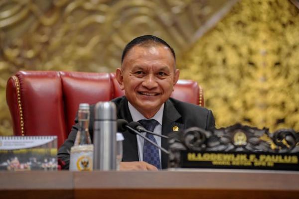Wakil Ketua DPR RI Lodewijk F. Paulus menyoroti kasus oknum anggota Pasukan Pengamanan Presiden (Paspampres) yang diduga menjadi pelaku penganiayaan terhadap seorang warga asal Aceh hingga tewas.