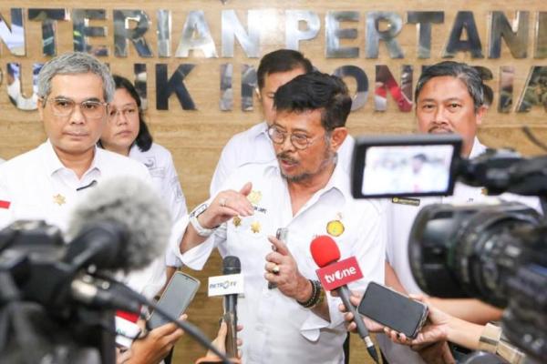 Penetapan itu disusul dengan upaya penggeledahan rumah dinas Syahrul Yasin di kompleks Widya Chandra, Jakarta,