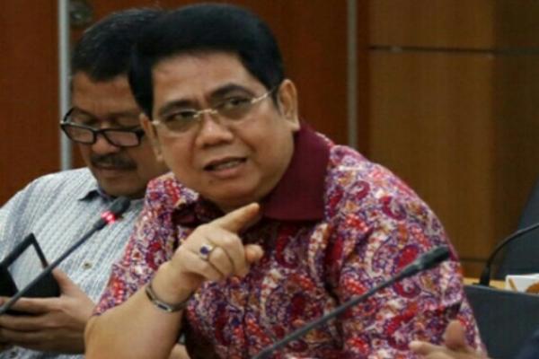 Perlindungan yang berlebihan terhadap produk lokal justru berpotensi membuat industri nasional menjadi `malas` dan hanya memanfaatkan kesempatan tanpa berupaya untuk berkembang.