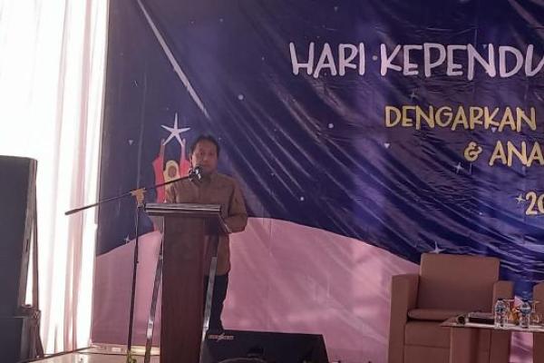 Anak perempuan terkadang itu tidak dianggap oleh keluarga, karena biasanya laki-laki yang akan membawa nama keluarga dan akan bekerja menghidupi keluarganya itu yang menjadi utama.