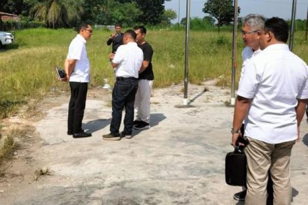 KSP juga akan melayangkan surat kepada Menteri Koperasi dan UMKM, Teten Masduki yang pada 2016 lalu ikut menghadiri peletakan batu pertama pembangunan Pasar Nawacita.