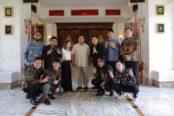 Influencer terdiri dari Bintang Emon, Boris Bokir, Young Lex, Gritte Agatha, Rivaldo Santosa, Chandra Liow, Coki Pardede, Tretan Muslim, Praz Teguh, dll.