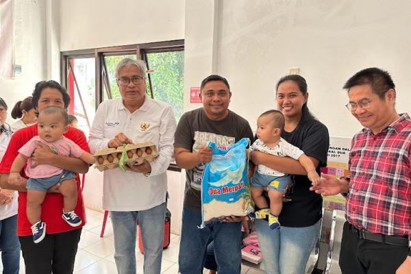 Mereka Beramai-ramai menyisihkan gaji melalui kesepakatan bersama untuk disumbangkan kepada keluarga berisiko stunting di Provinsi Sulawesi Utara.
