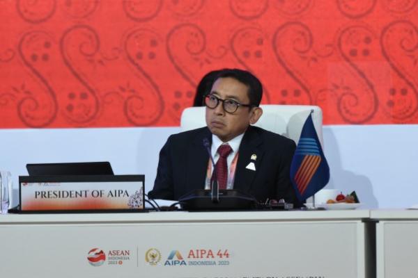 Fadli Zon menekankan pentingya menjaga kawasan ASEAN agar tetap stabil untuk kemajuan dan kesejahteraan rakyat kawasan.