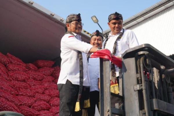 Menteri Pertanian Syahrul Yasin Limpo (SYL) mengatakan, melalui kegiatan ekspor hari ini, pemerintah ingin menyampaikan pesan bahwa negara selalu hadir untuk menjaga agar harga di tingkat petani harus tetap menguntungkan.