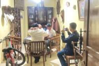 Penyebar Video Hoax Narasi Pendemo Buruh Ditusuk Aparat Ditangkap di Rumahnya