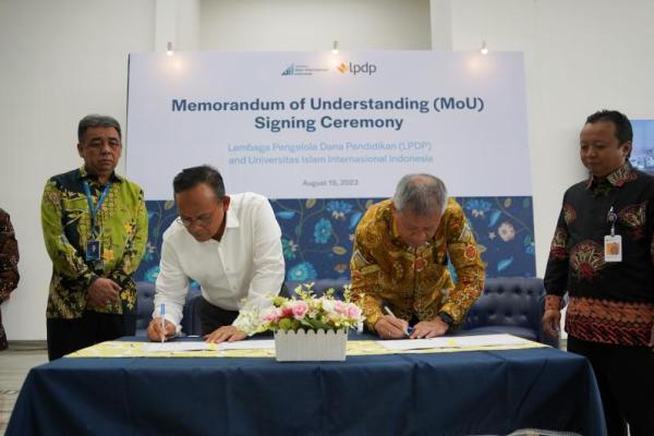 Lembaga Pengelola Dana Pendidikan (LPDP) dan Universitas Islam Internasional Indonesia (UIII) bekerja sama untuk pemberian beasiswa kepada 280 mahasiswa asing