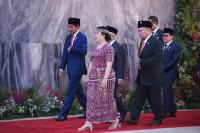 Bicara Pengawasan Pemilu di Hadapan Jokowi, Ketua DPR: Ojo Pedhot Oyot