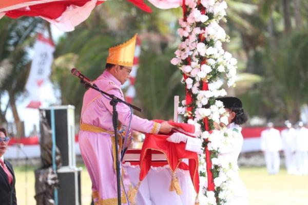 Gus Halim dalam amanatnya menyatakan, upacara yang diperingati setiap 17 Agustus itu merupakan penanda sejarah bangsa hari ini yang lahir dan besar lantaran perjuangan jiwa dan raga para leluhur bangsa di setiap sudut desa di Indonesia.