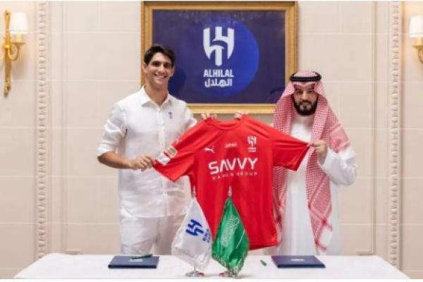 Media Spanyol melaporkan Al Hilal akan membayar 21 juta euro atau sekitar Rp 350 miliar kepada Sevilla untuk memakai jasa Bounou.