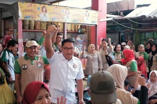 Ketua Dewan Pembina Pedagang Pejuang Indonesia Raya (Papera) Sudaryono, resmi melantik Dewan Pengurus Cabang (DPC) Papera Kota Semarang, Jawa Tengah, di Gedung Graha Sainta Kota Semarang.