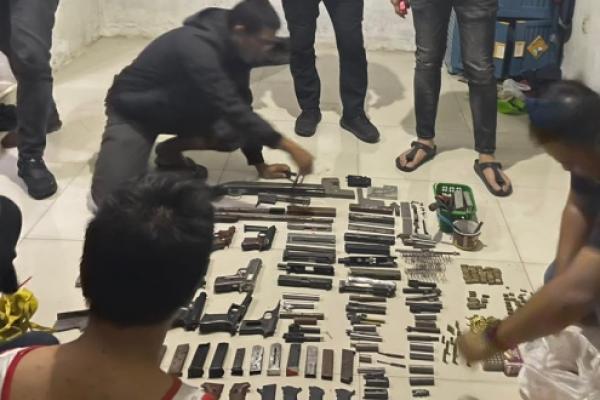 Polda Metro Jaya terus melakukan pengembangan terkait kasus peredaran senjata api ilegal
