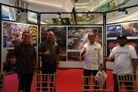 Membangun Optimisme, Peluncuran Buku dan  Pameran Foto Membangun Jembatan Masa Depan Dibuka