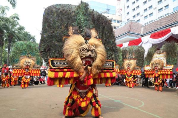 Muhadjir Effendy menilai Reog Ponorogo layak diakui sebagai Warisan Budaya Tak Benda (WBTB) oleh UNESCO.