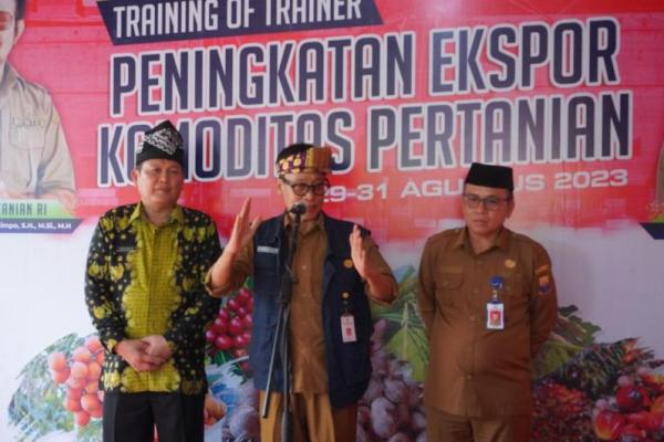 Mentan SYL yakin di saat ekonomi dunia melemah, liquiditas dunia melemah, yang bisa dihilirisasi dan bisa diekspor bukan nikel, bukan otomotif atau alat elektronik, melainkah hasil pertanian.