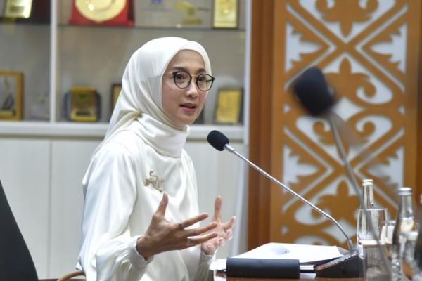 Apa yang menjadi masukkan dari anggota Panja merupakan catatan penting untuk menyempurnakan dan memberi kemanfaatan bagi masyarkat. Untuk itu, jangan sampai pemikiran, ide yang kita (Panja) yang kami sampaikan ini tidak ada manfaatnya di tingkat komisi karena ada keputusan kompromis, politik atau komitmen lain.