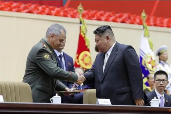 Menteri Pertahanan Rusia usulkan proposal kepada Kim Jong Un untuk adakan latihan perang bersama dengan Korut dan China.