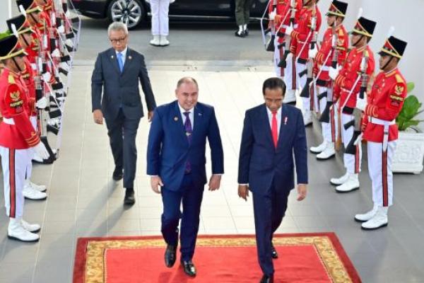Indonesia mendapat apresiasi karena dinilai telah berupaya mendekatkan kawasan Asia Tenggara dengan Pasifik, melalui penandatanganan kerja sama.