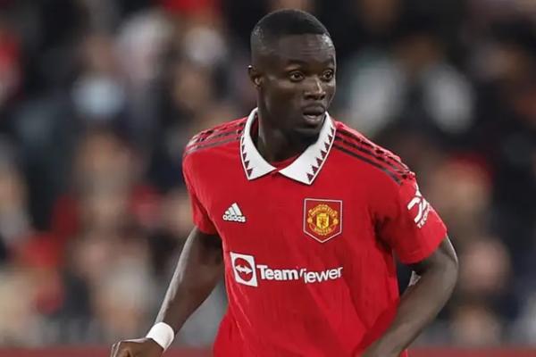 Resmi Tinggalkan MU, Bailly Gabung Besiktas