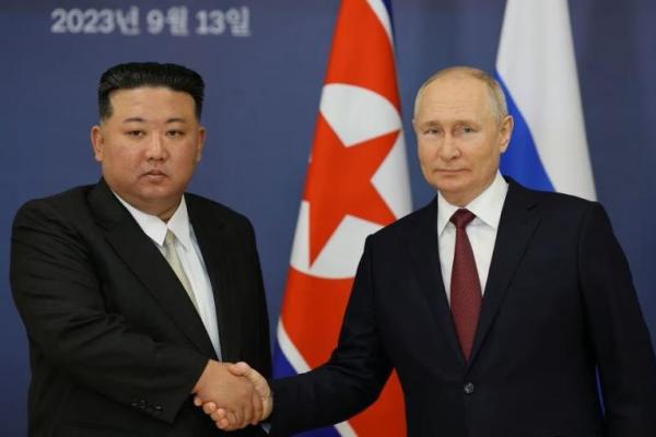 Bertemu di Pusat Peluncuran Roket Rusia, Putin-Kim Saling Sapa 
