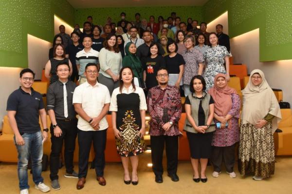 Perwakilan Kementerian Pendidikan Singapura melakukan kunjungan ke Universitas Mercu Buana.