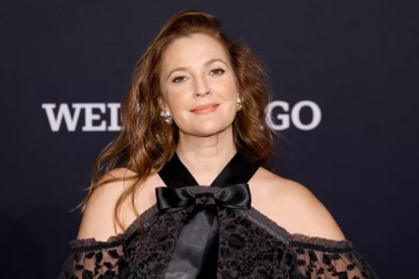 Rangkul Penuaan, Drew Barrymore Enggan Operasi Plastik